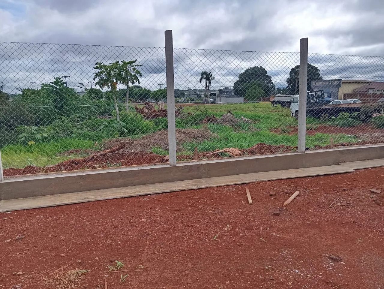 Fundação e estrutura para cerca - Foto 6