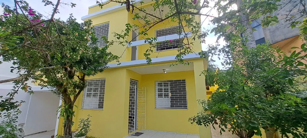 OTIMA CASA COMERCIAL NO RIO VERMELHO NO CENTRO E NO CORAÇÃO DO BAIRRO