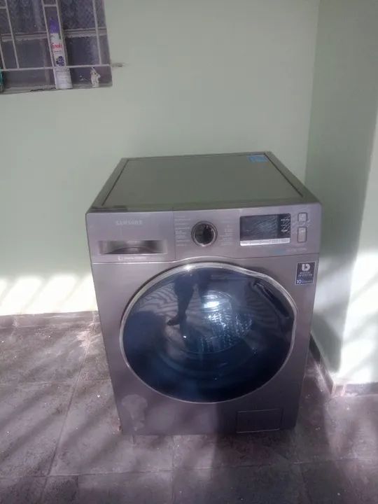 Máquina lava e seca 