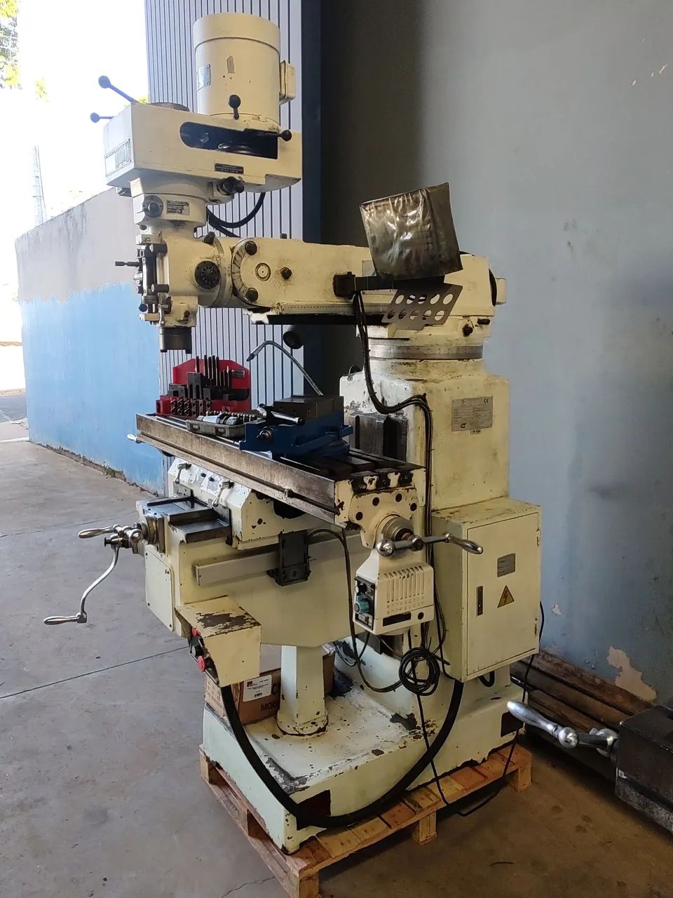 Fresadora ferramenteira ISO 40 - Foto 3