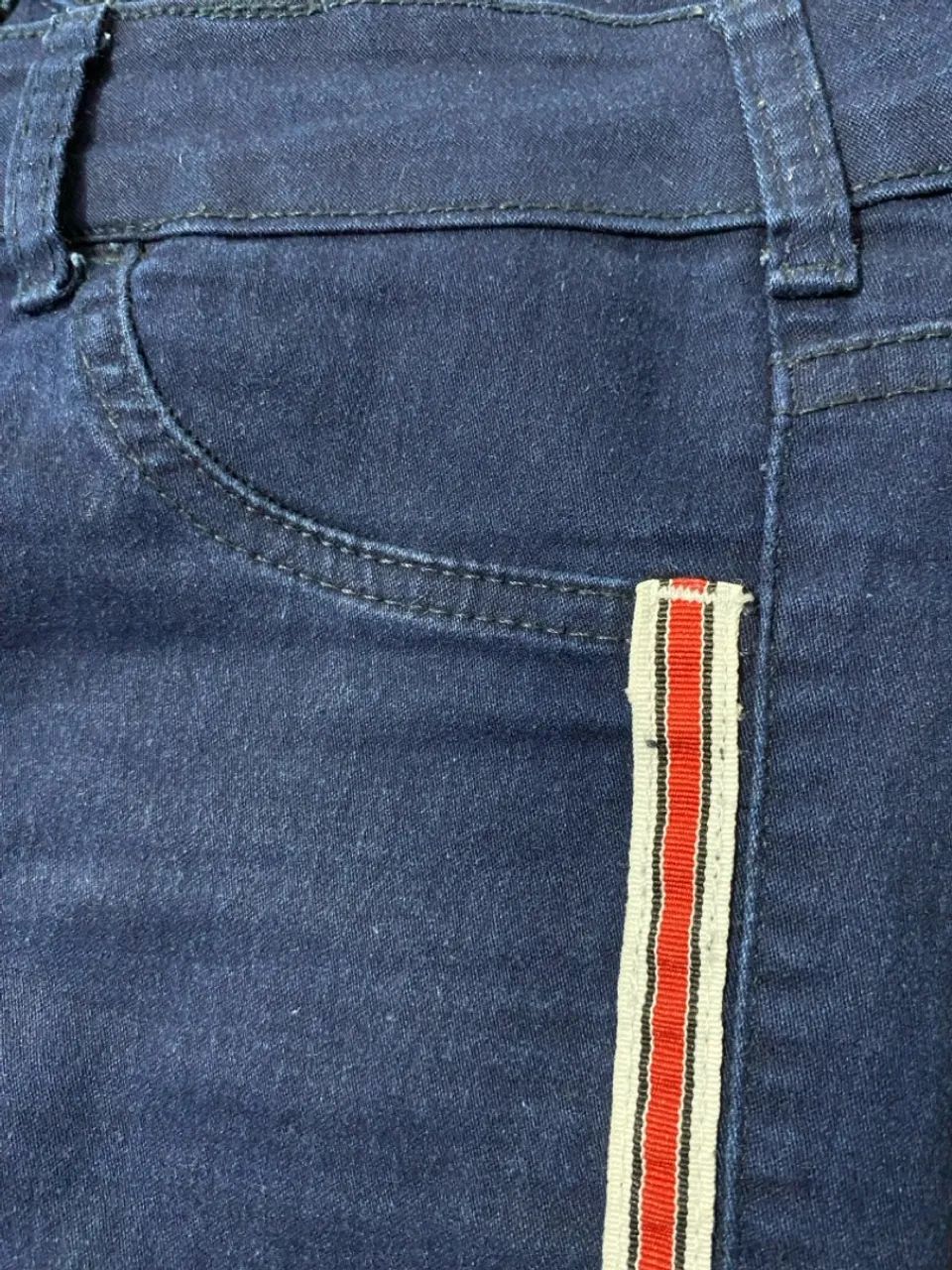 Calça Jeans Azul com Listras Laterais - Foto 2