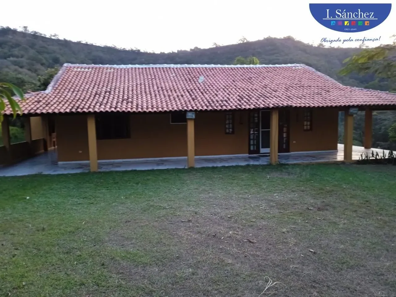 Chácara para Venda em Torre de Pedra, Torres das pedras, 3 dormitórios, 2 suítes