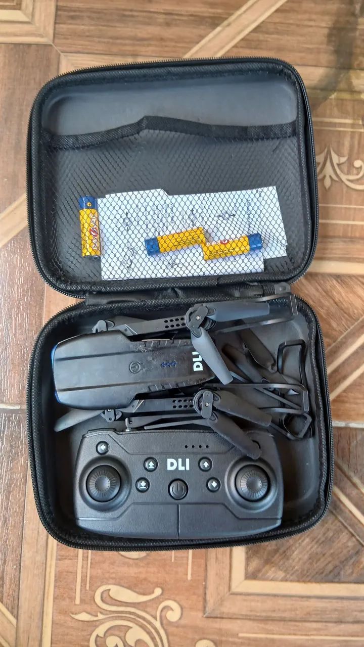 MINI DRONE - FUNCIONA MAS COM DEFEITO - Foto 3