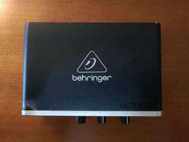 Interface de áudio USB Behringer U-Phoria UMc22 - Foto 2