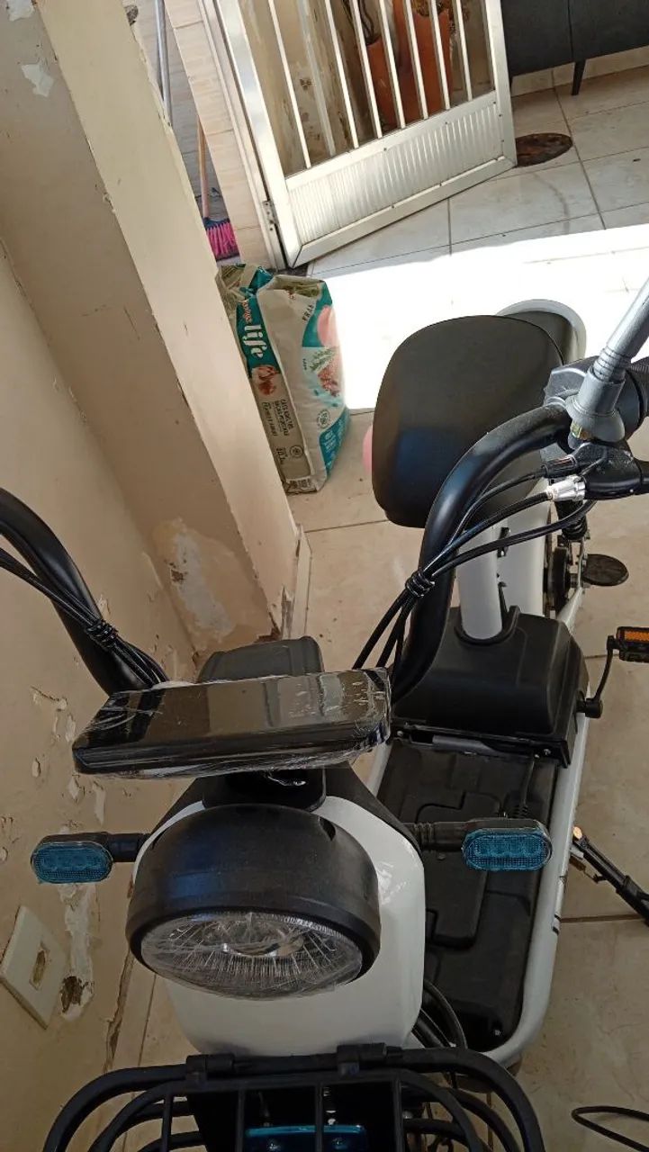 Moto elétrica e relógio  - Foto 2