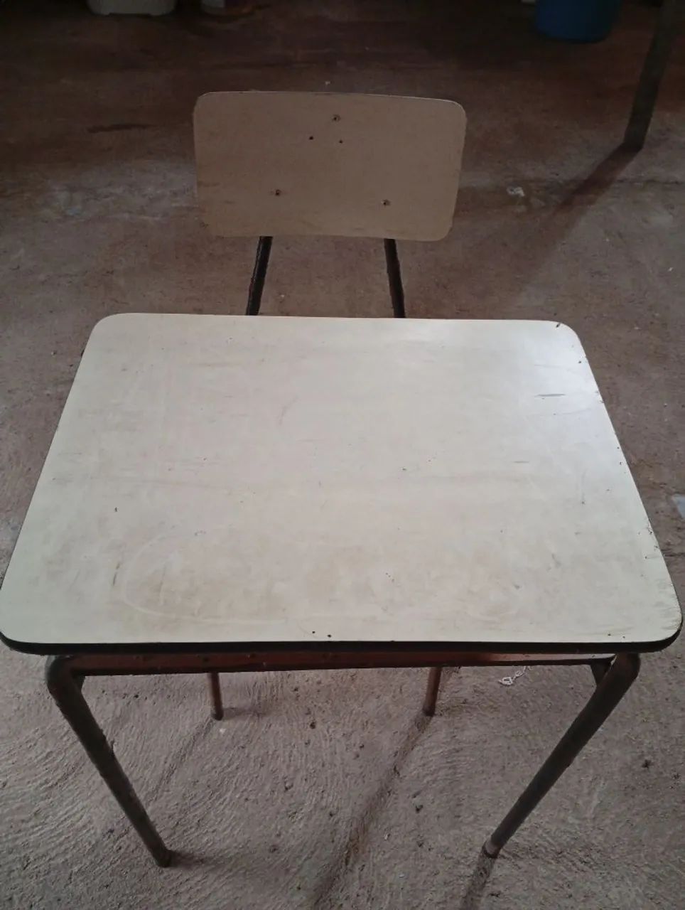 Jogo mesa e cadeira escolar 