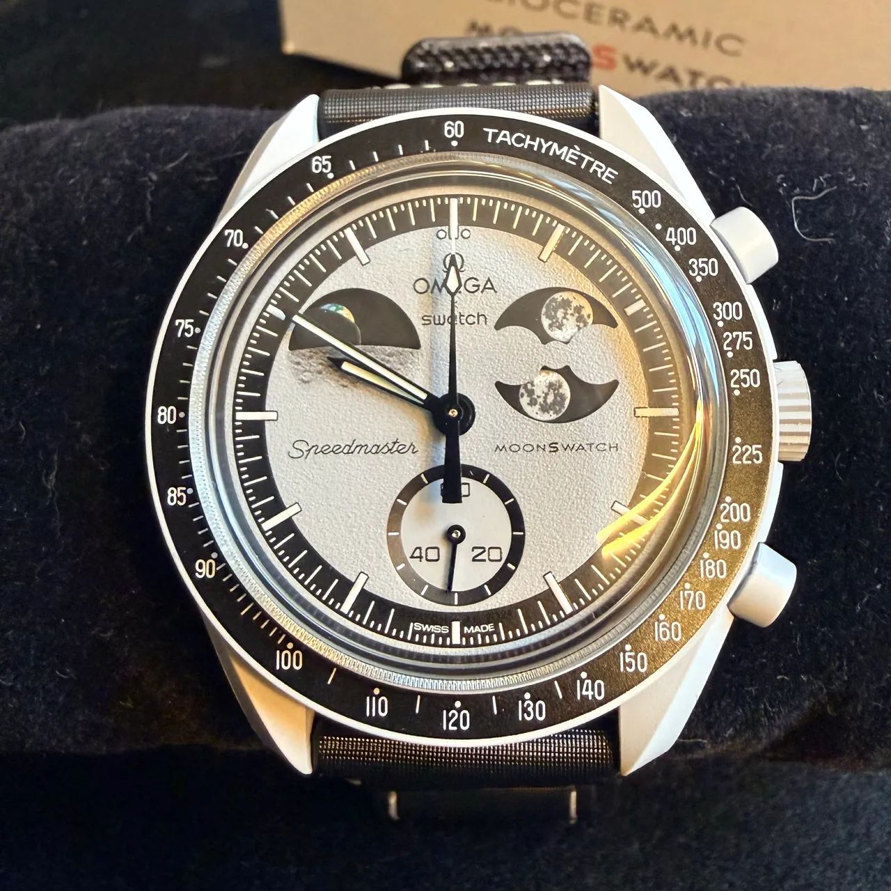 Omega x Swatch MoonSwatch Mission to Earthphase - Novo