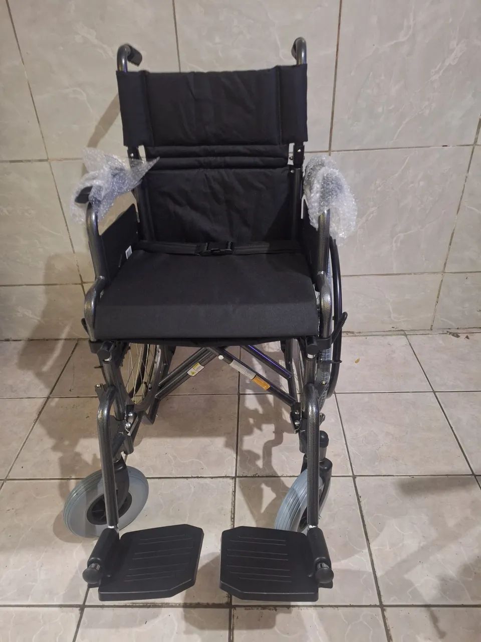 Cadeira de rodas D400 nova  - Foto 2