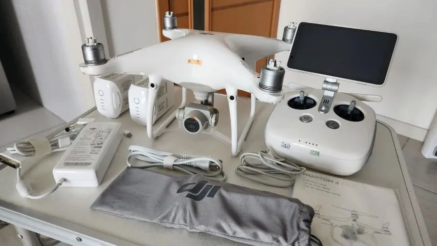 Drone Dji Phantom 4 Pro+ V2 4k Sensor 1 Pol 2 Baterias Tela - Foto 2