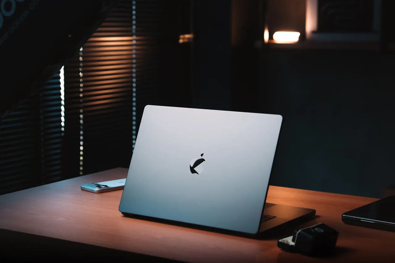 MacBook Pro M4 Max 64GB 1TB 16 Nano Texture - Notebooks - Swiss