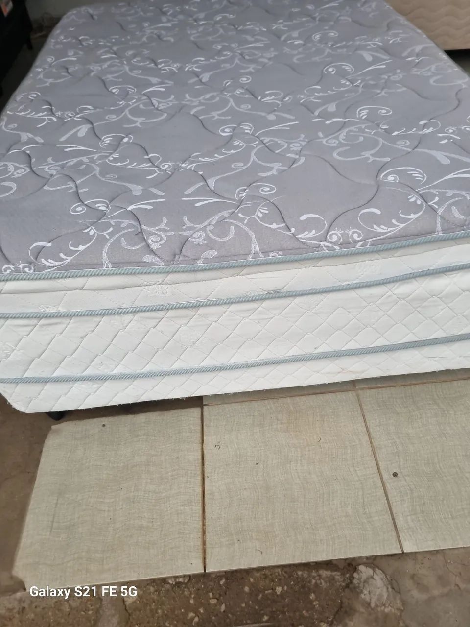 Cama Box casal molas acoplada em perfeito estado de uso Entrego  - Foto 2