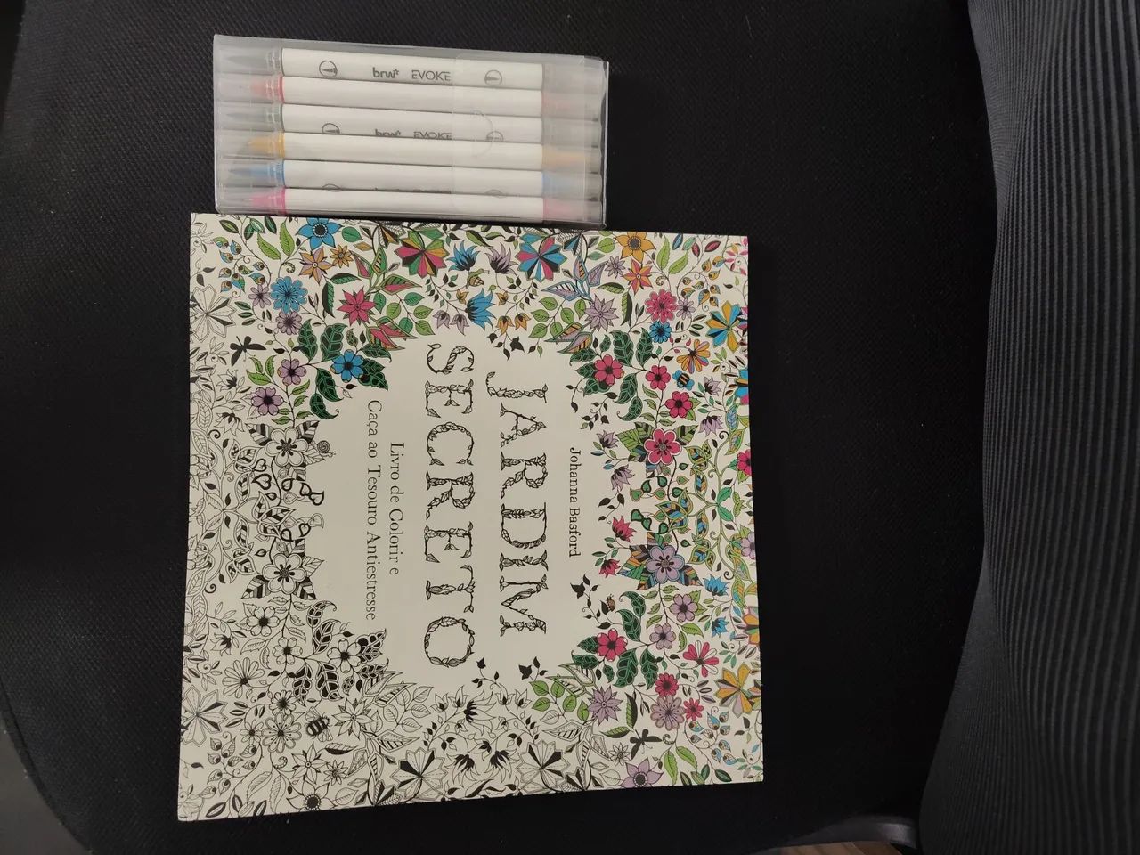 Livro para colorir com canetinhas  - Foto 2