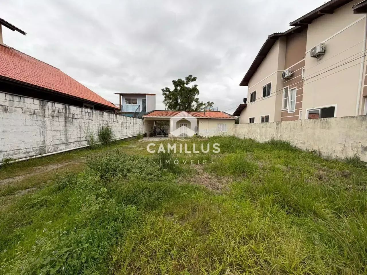 Casa de 2 Dormitórios, 360 m2 Financiável Carianos - Florianópolis - Foto 2