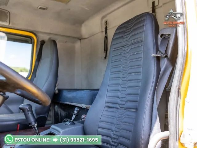 Volvo VM 260 6x2 com Defletor e Sider Randon de 9,60m com 3m de Altura - Foto 13