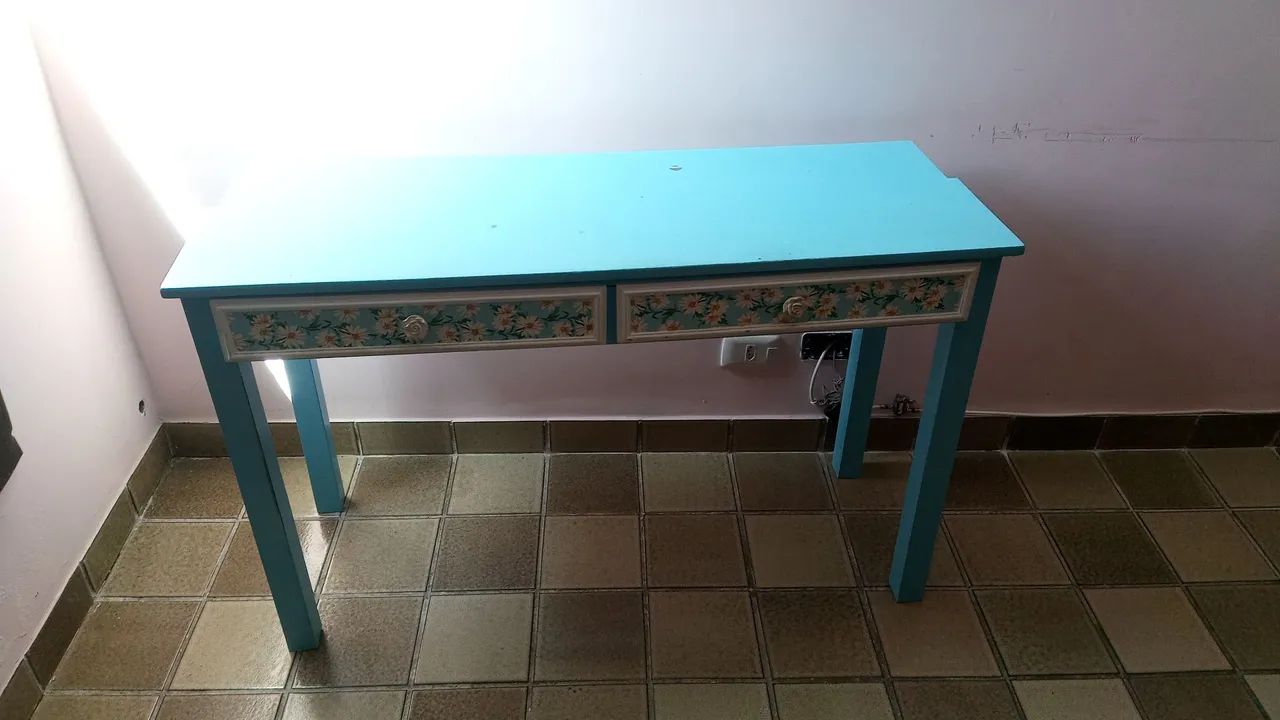 Escrivaninha madeira de LEI