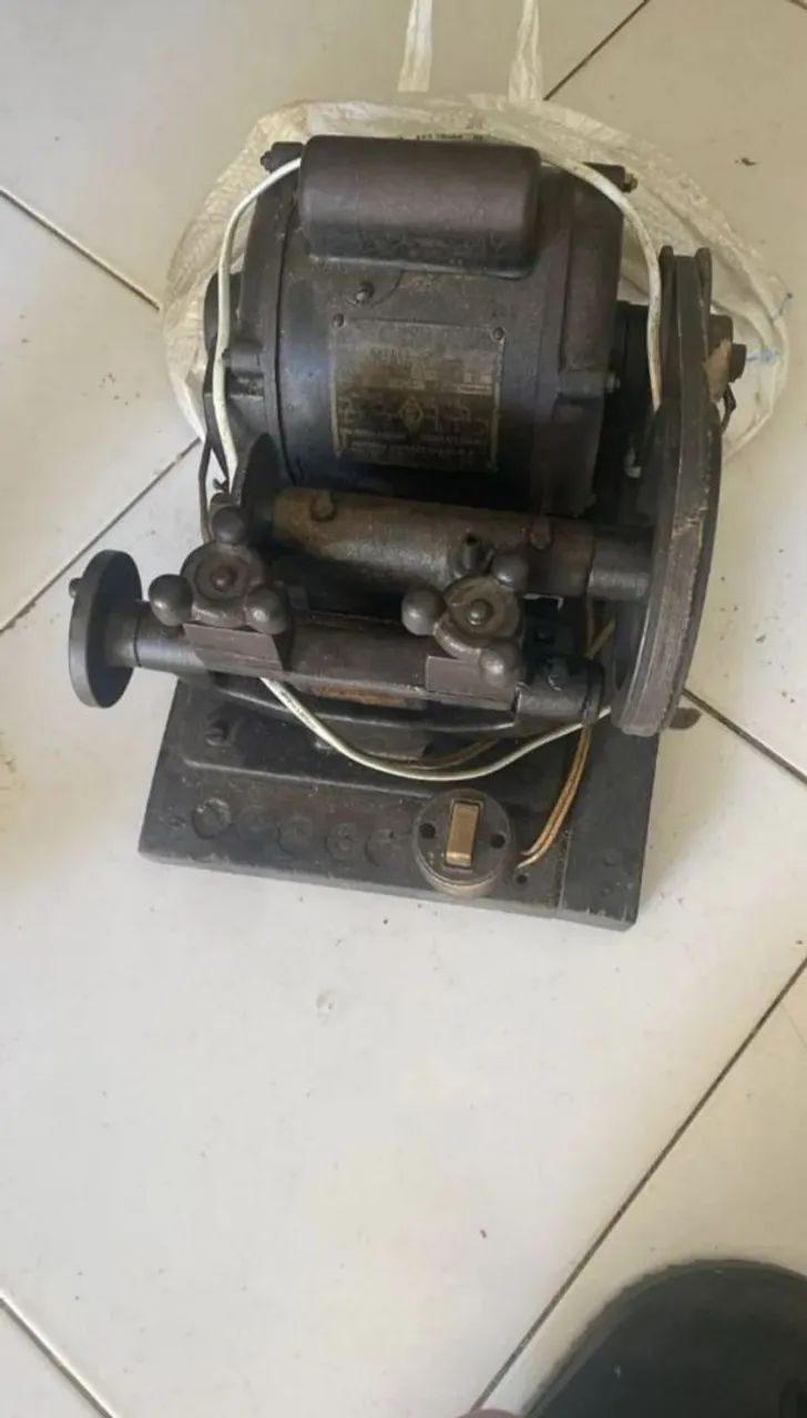 Vendo vendo 2 máquinas de chave e 1,000chaves - Foto 2