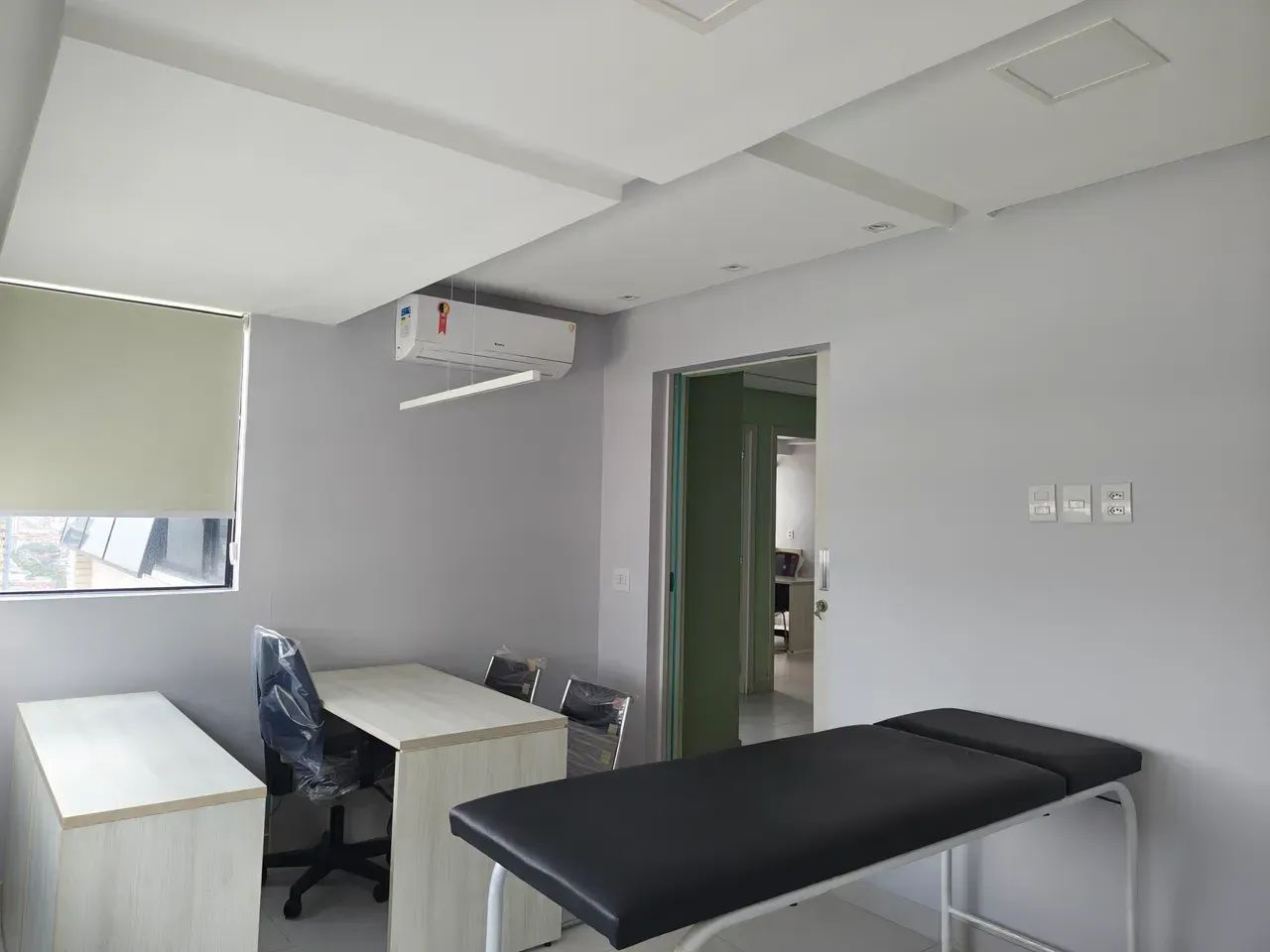 Aluga-se Excelente Sala Comercial Mobiliada - Foto 5