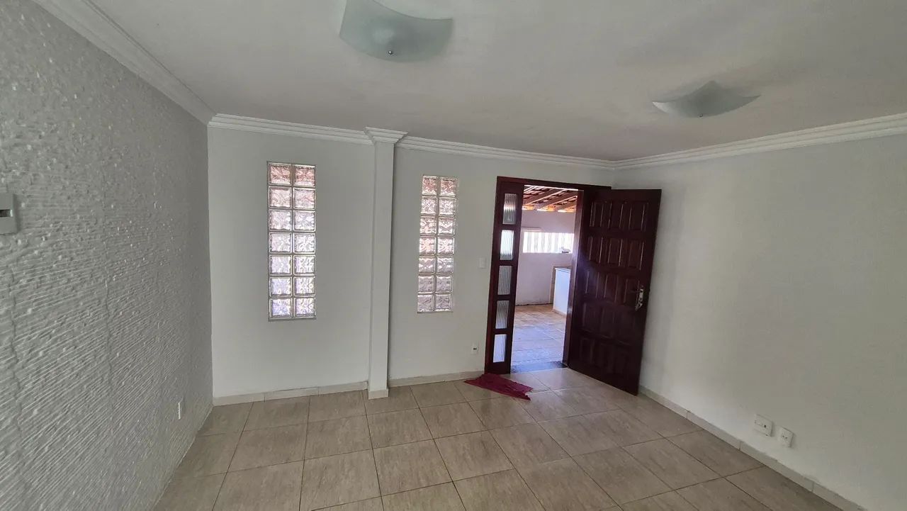 VENDO CASA NO CENTRO DA CIDADE OCIDENTAL  - Foto 4