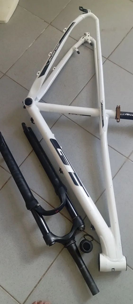 Quadro GT+suspensão absolute aro 29  - Foto 3