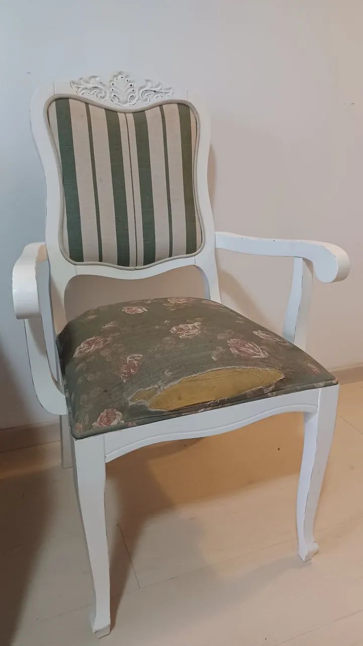 Cadeira estofada estilo provençal