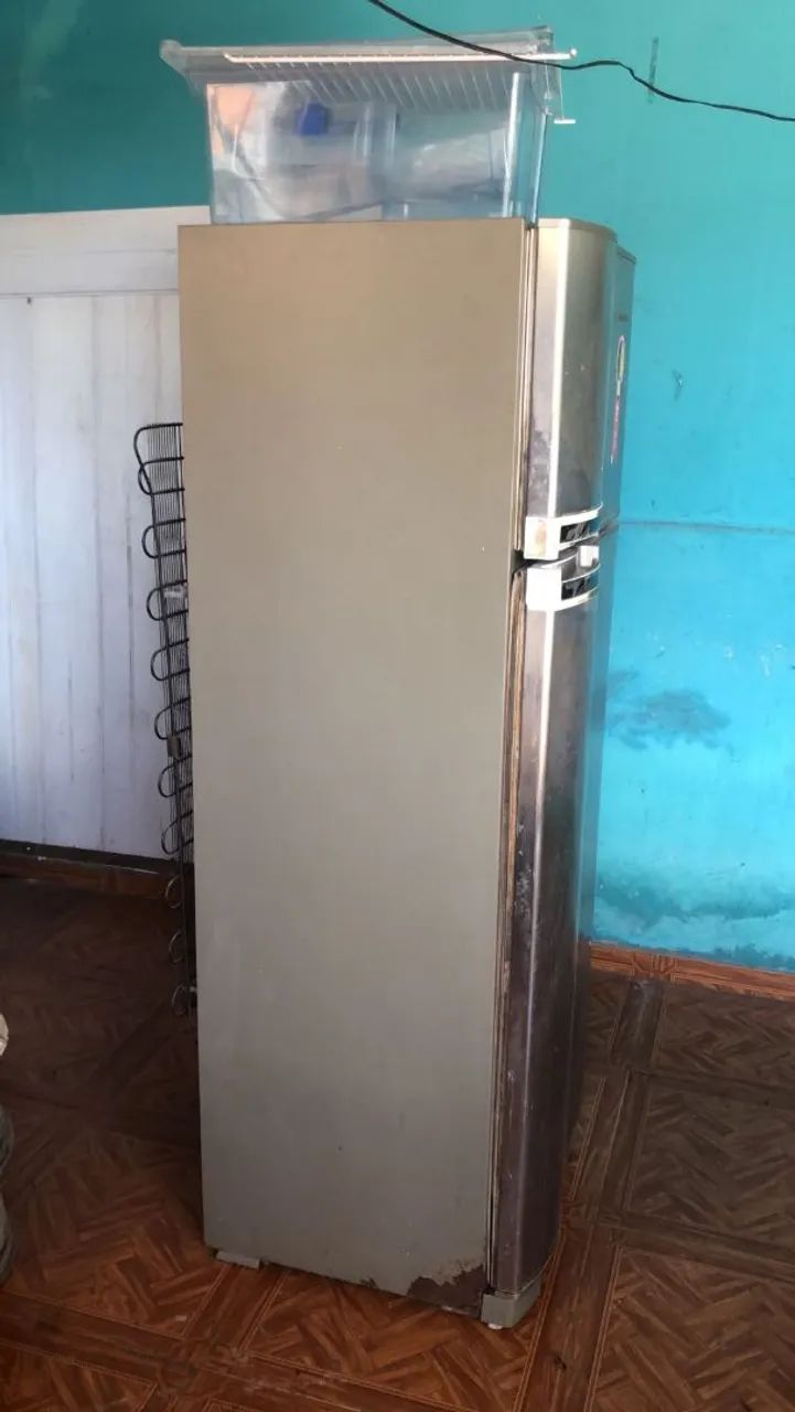 Vendo uma geladeira 