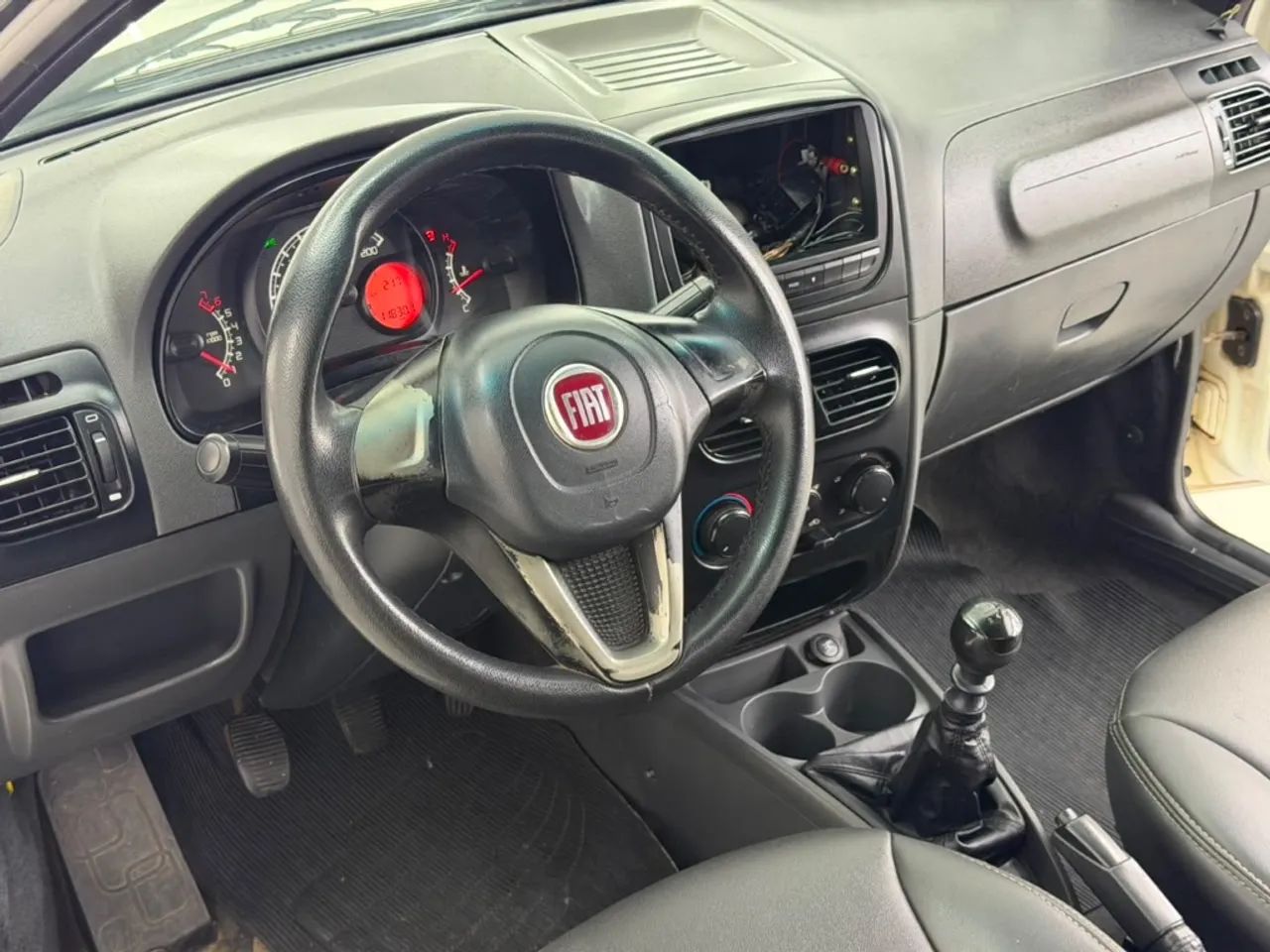 Fiat Strada Working Hard 1.4 Fire Flex 8V CS 2016 - Foto 4