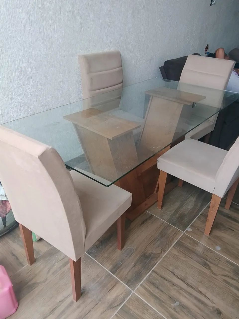 Vendo mesa 4 cadeiras entrego