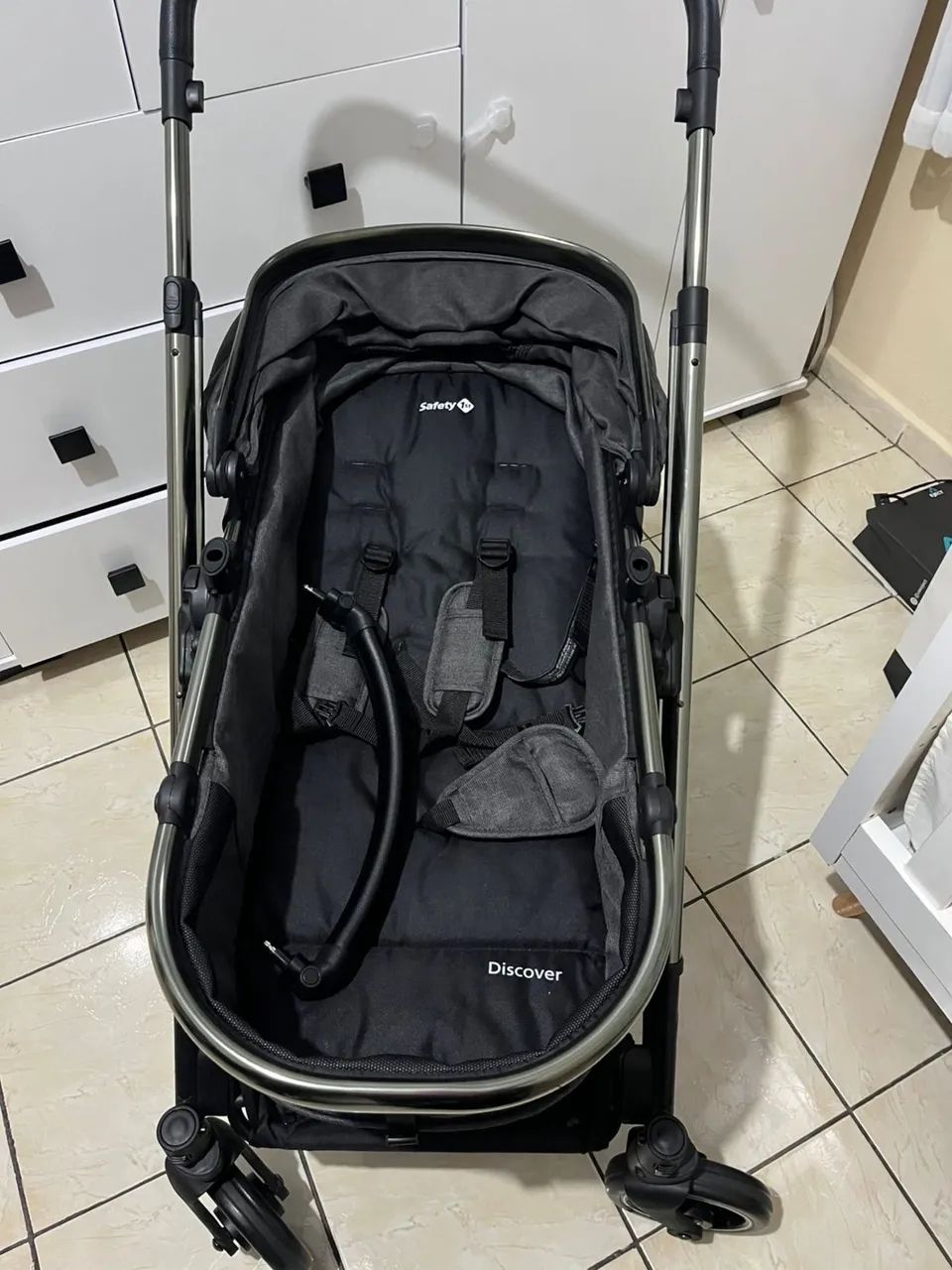 Carrinho de bebê safety discovery novo nunca usado  - Foto 2