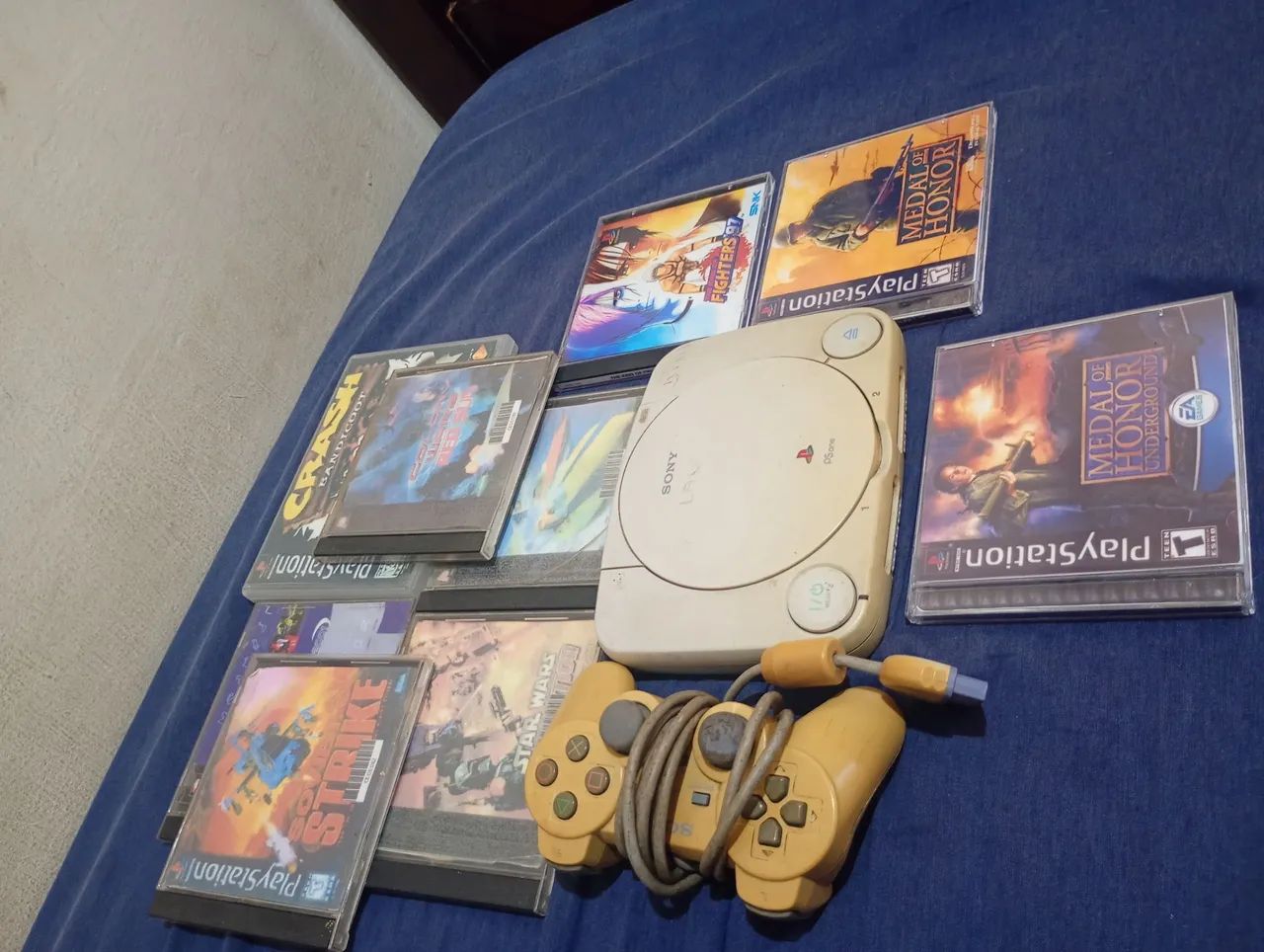 PS1 slim completo 1 controle original, cabos e 8 jogos, funcionando perfeitamente? - Foto 2