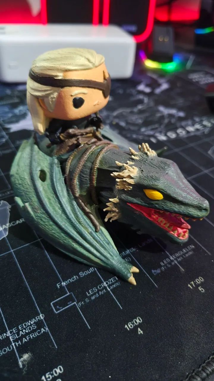 Funko pop Aemond e Vhagar pintados a mão  - Foto 3