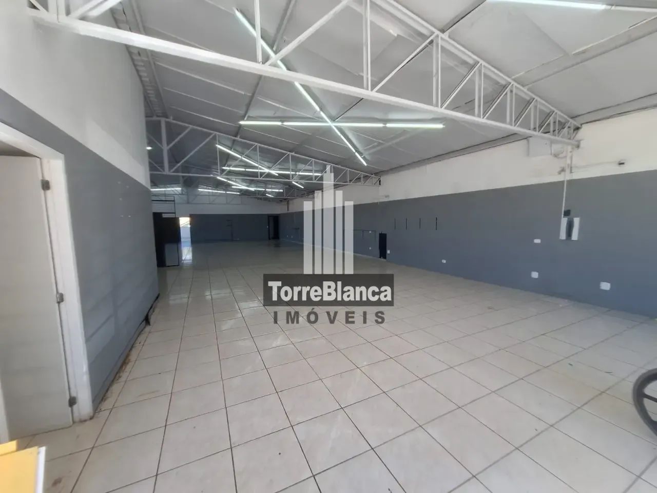 Galpão / Barracão para locação, 1100 m², 5 salas, 4 banheiros, Estacionamento com 20 vagas - Foto 4
