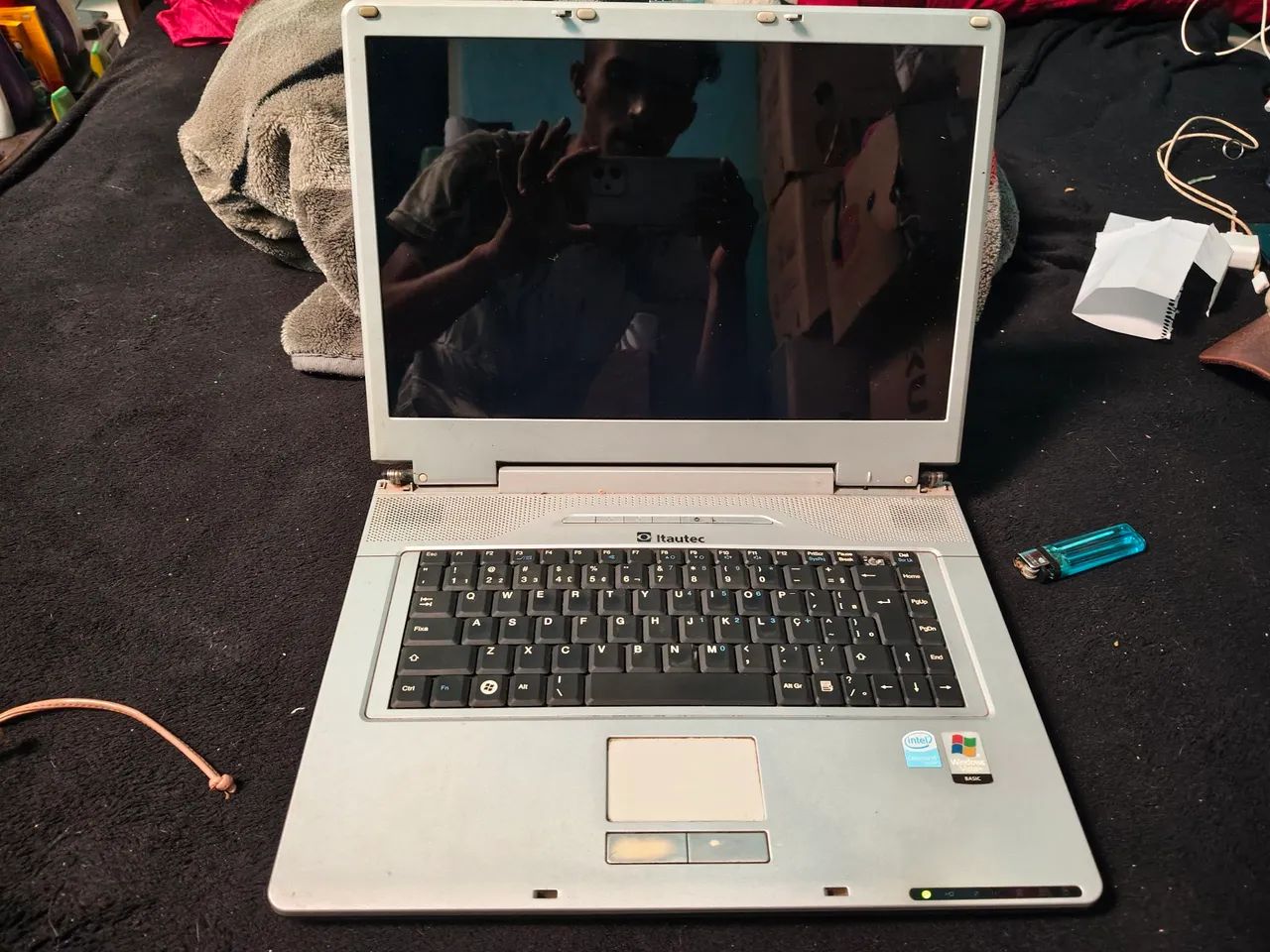 Notebook Itautec para concerto ou retirada de peças - Foto 2
