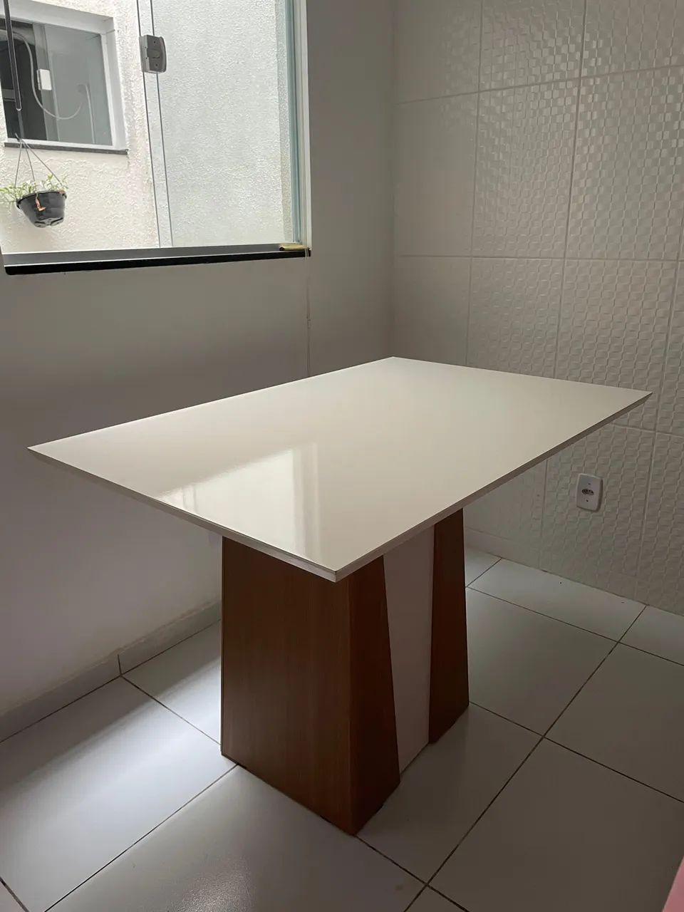 Mesa em Laka 