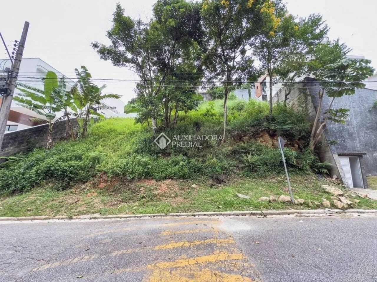 Terreno no Bosque Das Mansões com 744 m².