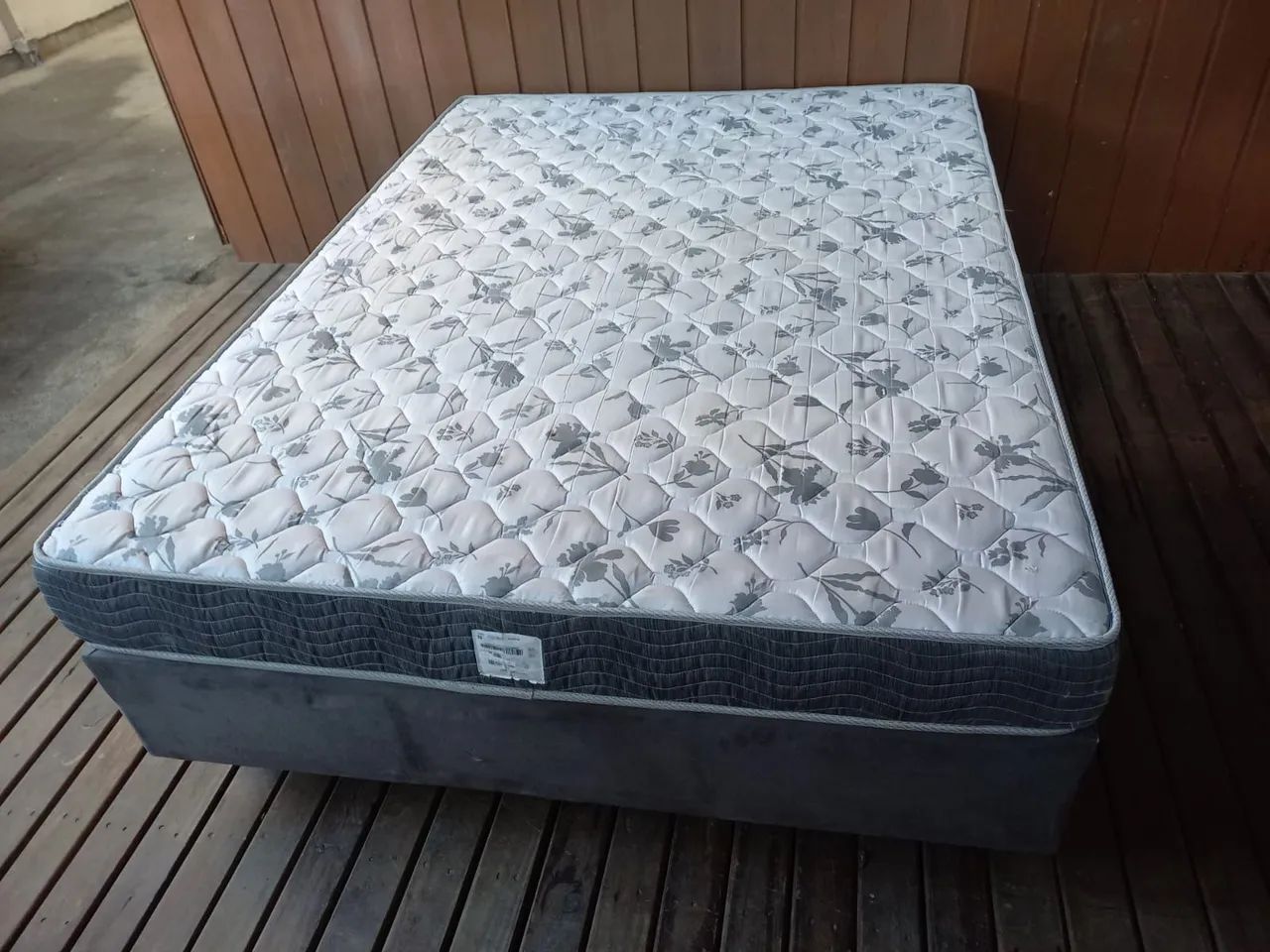 Cama Box de casal 