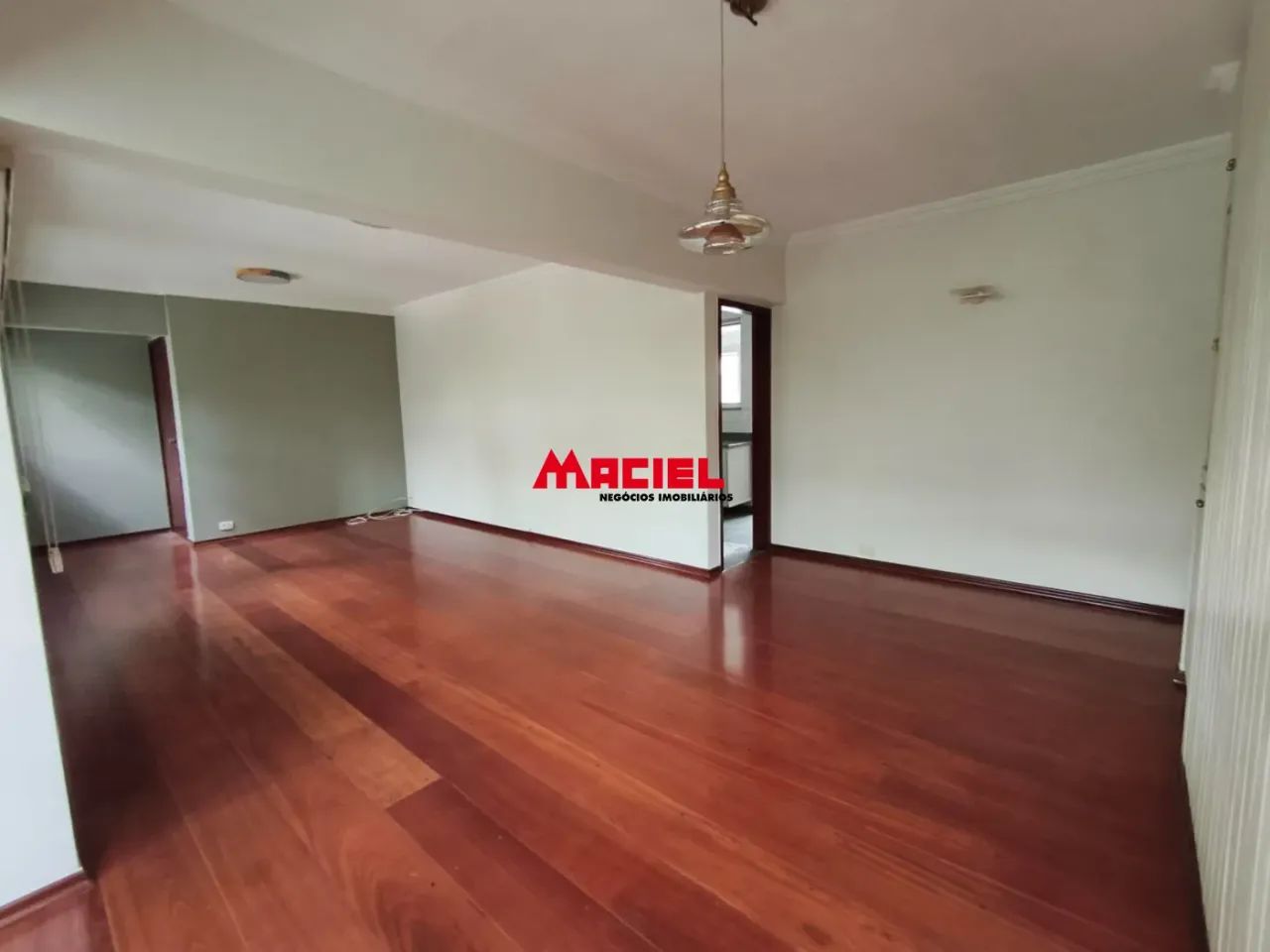 Apto no jardim São Dimas, bem proximo da praça, igreja e centro da cidade, 03 dormitorios, - Foto 2