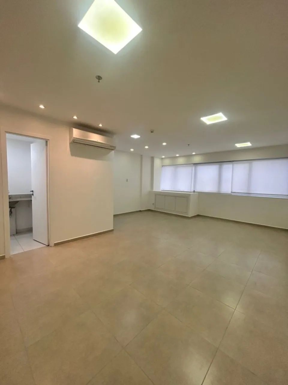 Sala comercial a venda no Helbor Concept em Mogi das Cruzes.