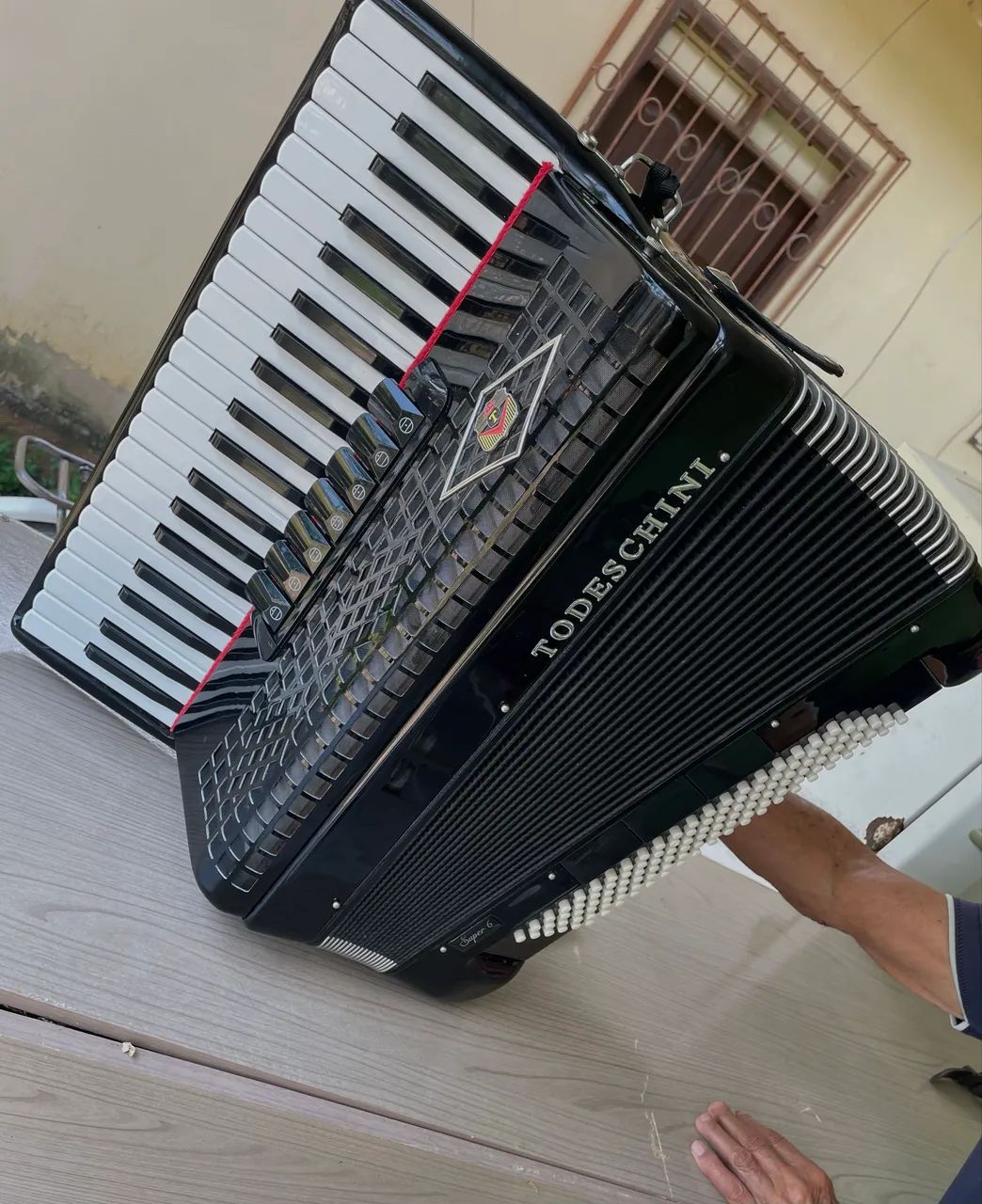 Acordeon Todeschini nova 120 baixos