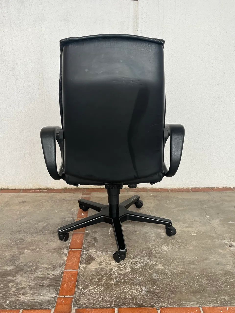 Cadeira de couro  - Foto 4