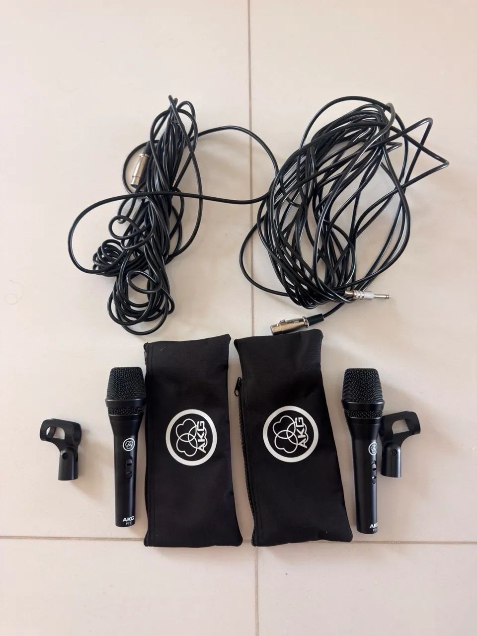 KIT 2 MICROFONES AKG P3 S + CABOS DE 10 METROS