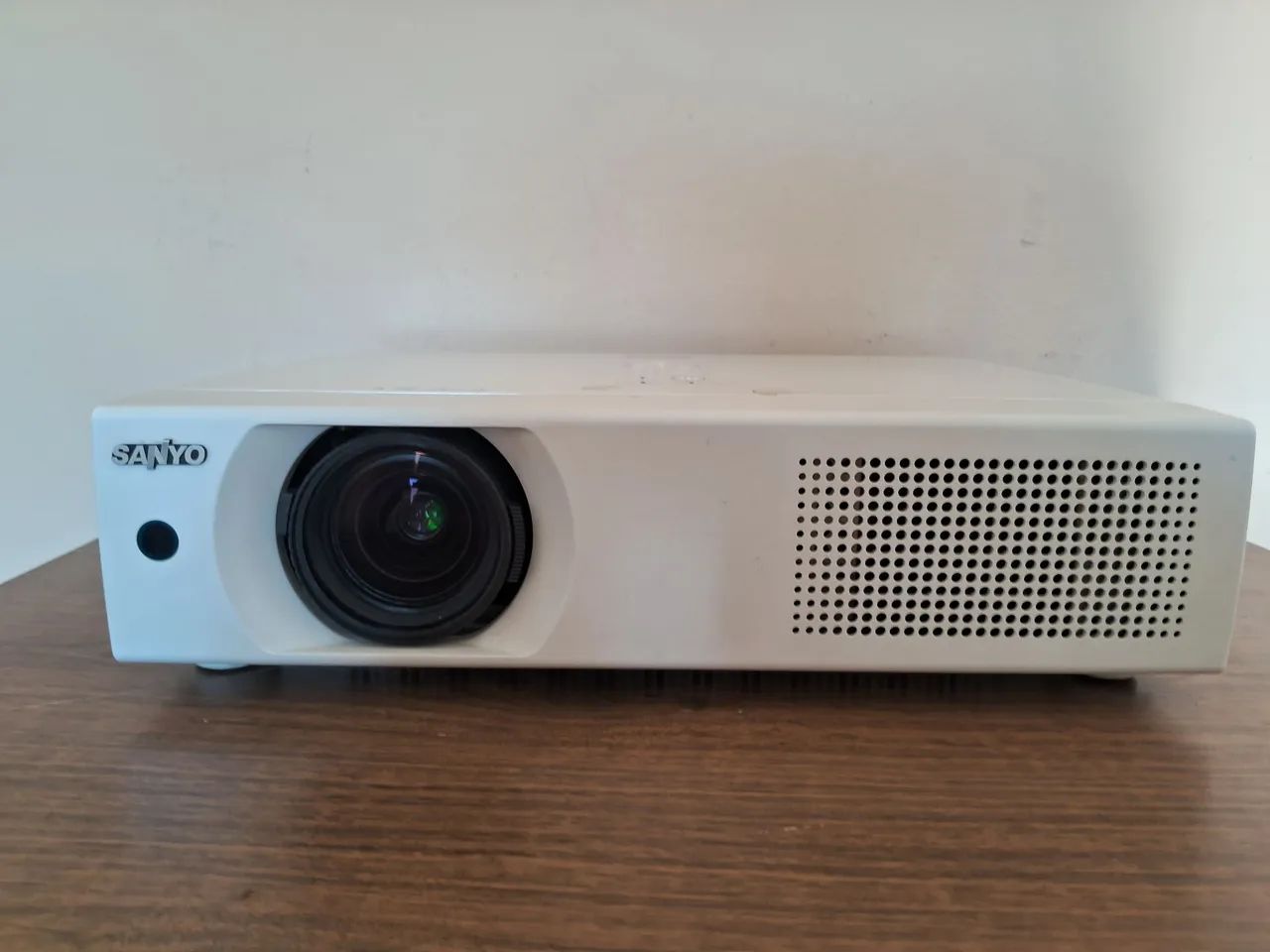 Projetor  XU106  Sanyo  - Foto 2