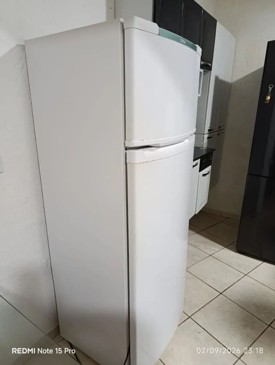 Vendo geladeira semi nova  - Foto 3