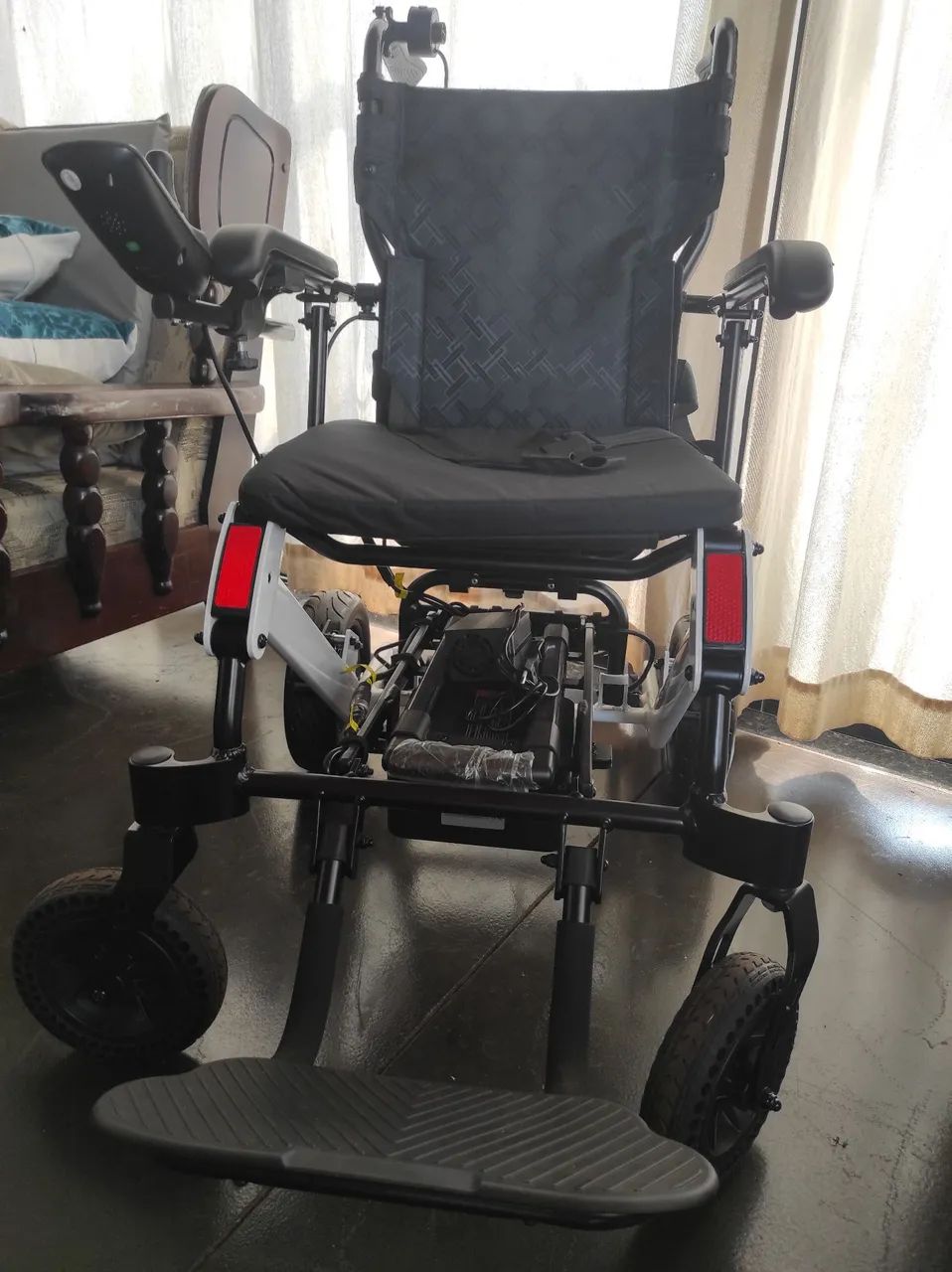 Cadeira de Rodas Elétrica FOSTON  - Foto 4
