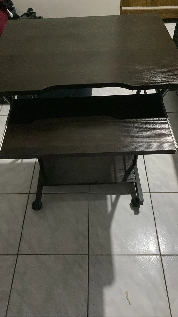 Mesa computador e cadeira 