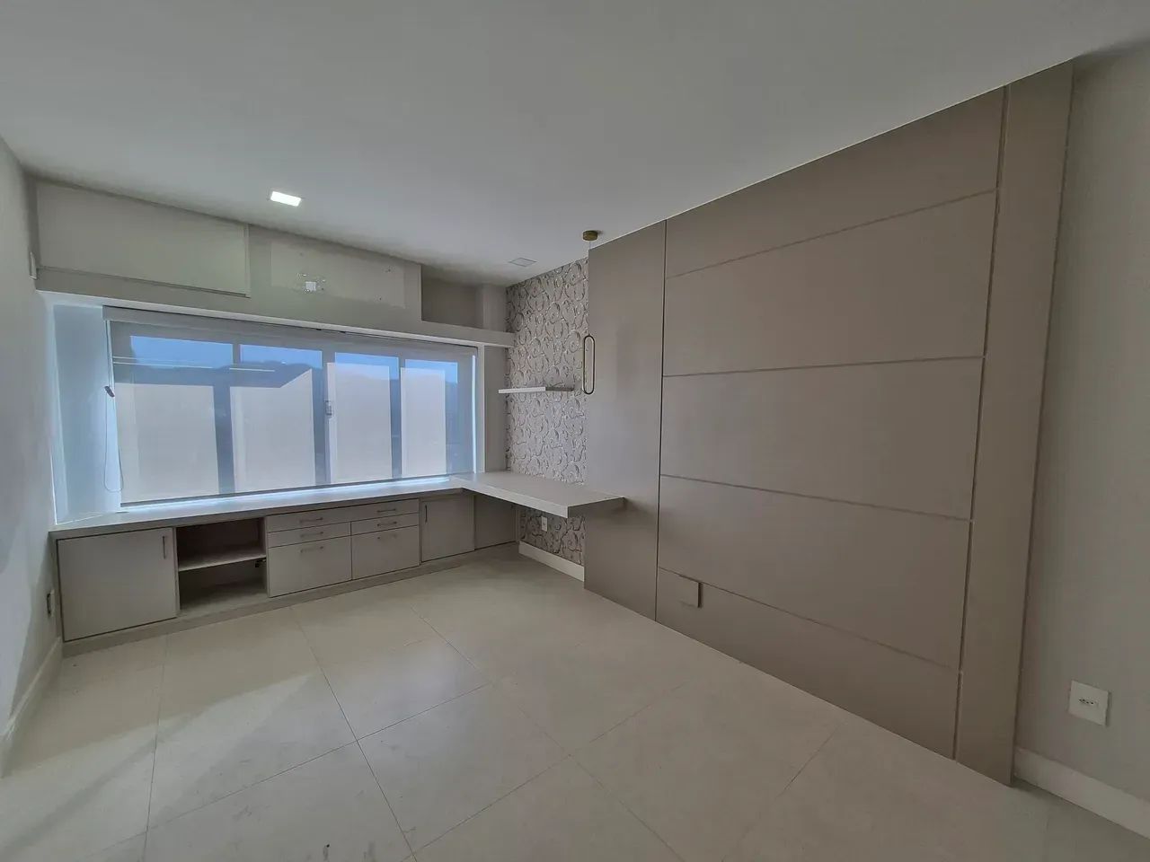 Excelente Sala Comercial Próxima à Unimed