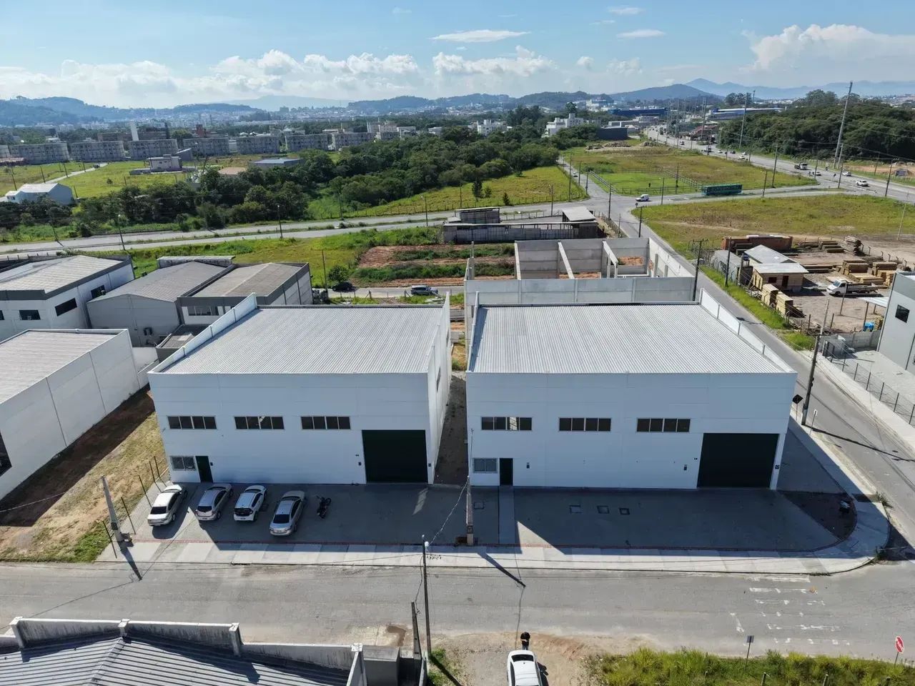 Galpão de 528mts - Ótima Localização - Sertão do Maruim. - Foto 2