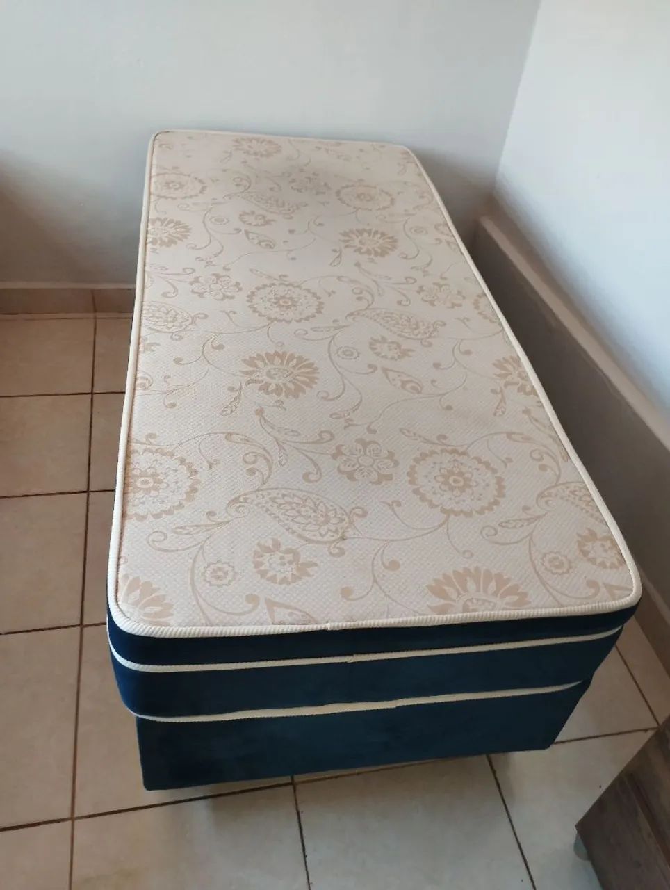 Vende-se cama solteiro nova  - Foto 3