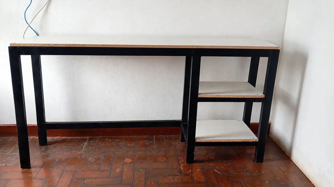Mesa/Escrivaninha