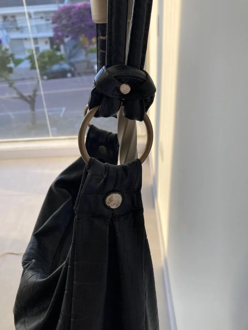 Bolsa de corvim preta de ombro  - Foto 4