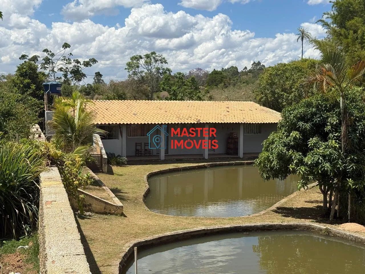 SÍTIO COM PISCINA | 3 CASAS INDEPENDENTES